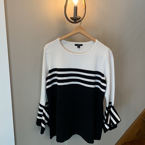 Alfani classic sweater size med black & white striped sleeves euc no wear signs - Picture 1 of 10